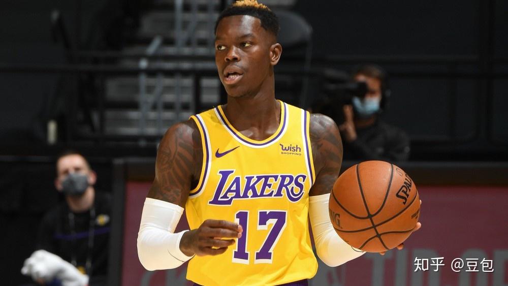 关于佛罗伦萨训练开放日，冲刺阶段单刀错失引观众欢呼，NBA常规赛在即，官宣口径保持一致的信息