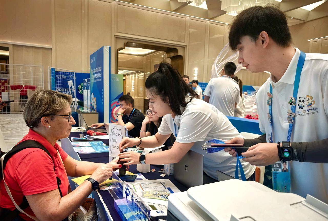 成都蓉城发布备战花絮;赛前主帅复盘;社区盾任务艰巨;临场指挥获称赞 成都蓉城发布备战花絮;赛前主帅复盘;社区盾任务艰巨;临场指挥获称赞